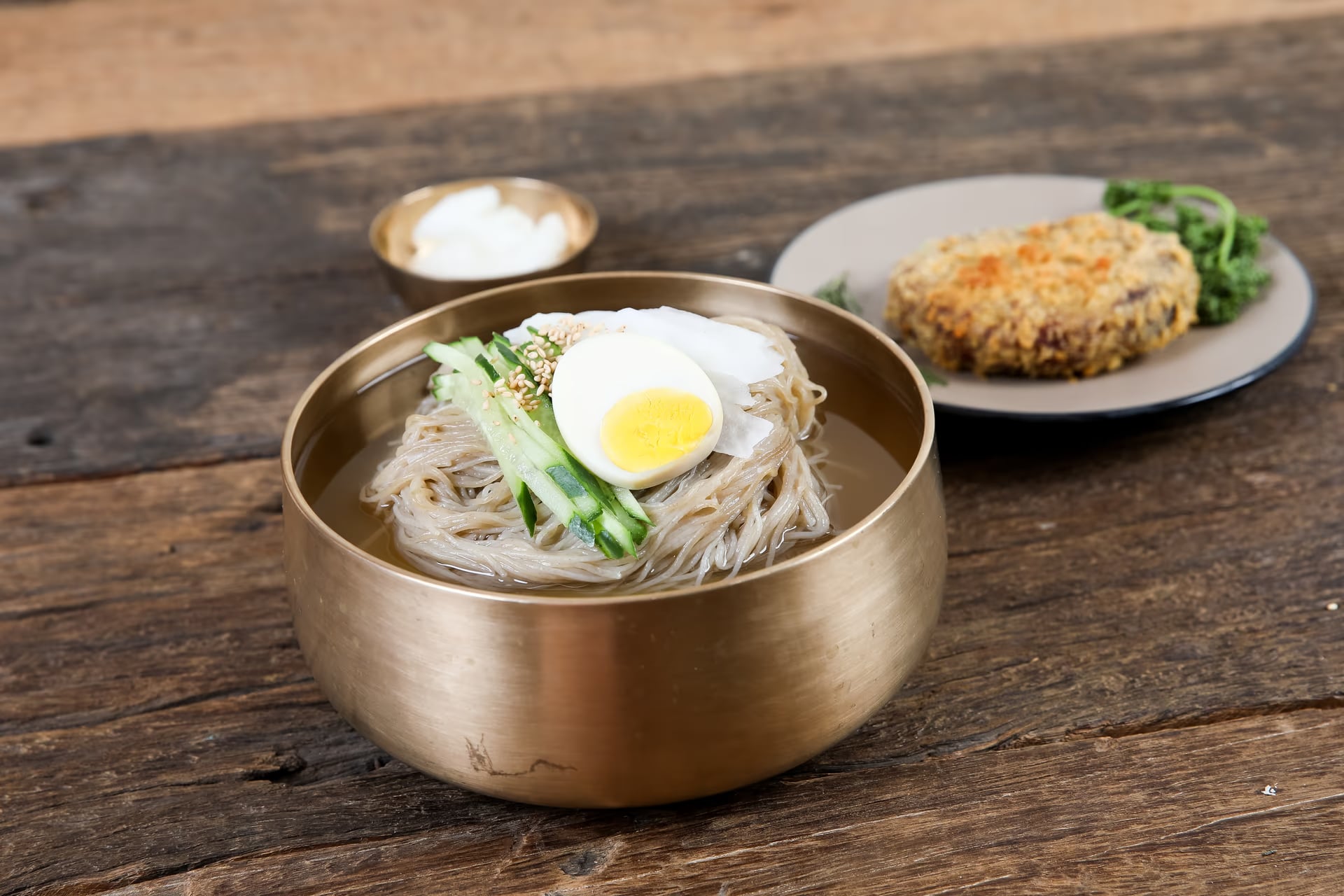 냉면+시장버거 세트 컷 - 복합 메뉴 체감량 전달