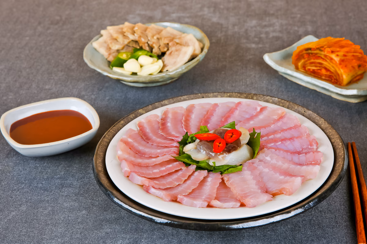 홍어, 사진으로는 냄새가 안 납니다 — 수산물 촬영의 기술