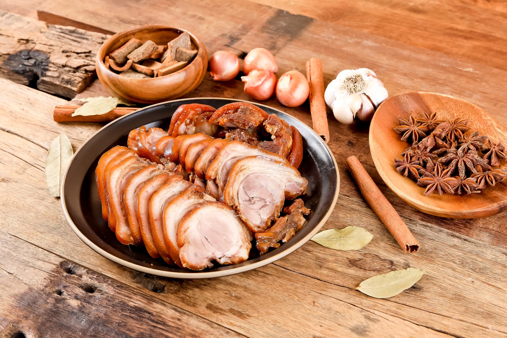 한약재 순살족발 구성 컷 - 소스 동봉 안내