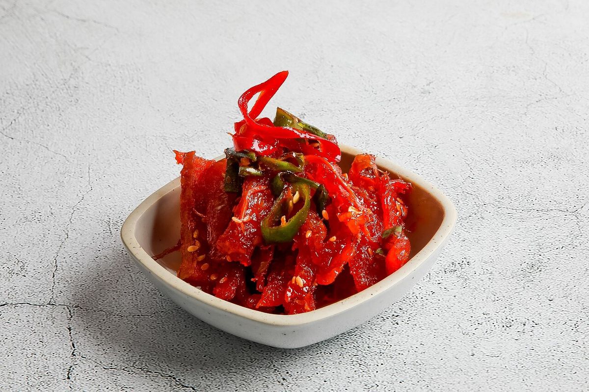 고추무침, 멸치볶음 반찬과 함께 찍은 북엇국 탑뷰